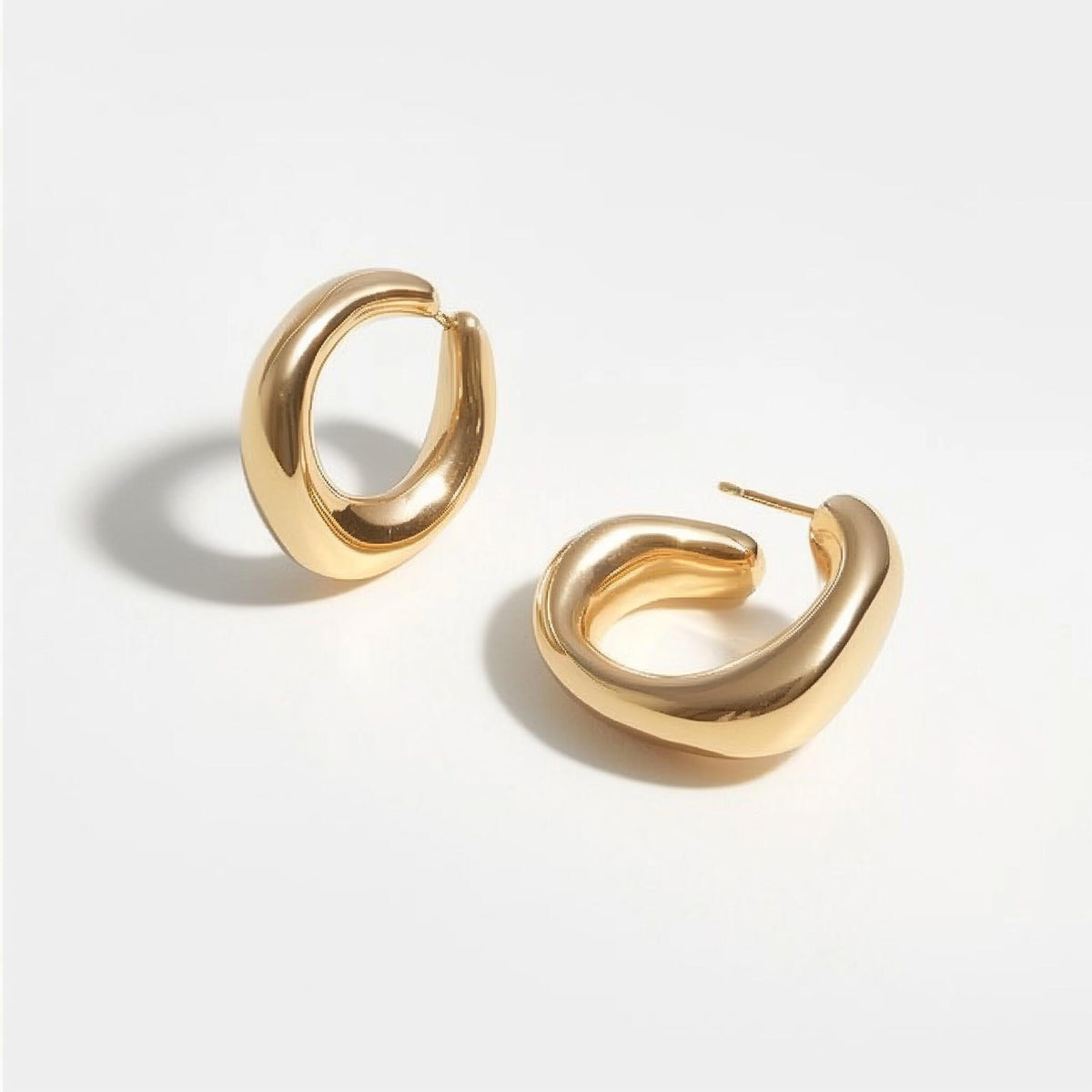 Hoop earring with beautiful  round shape
